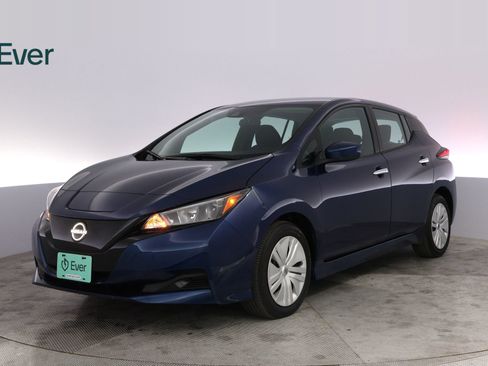 Used 2025 Nissan Leaf S FWD image 2