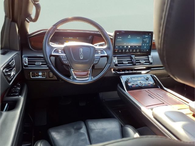 Used 2022 Lincoln Navigator L Reserve AWD/4WD image 4