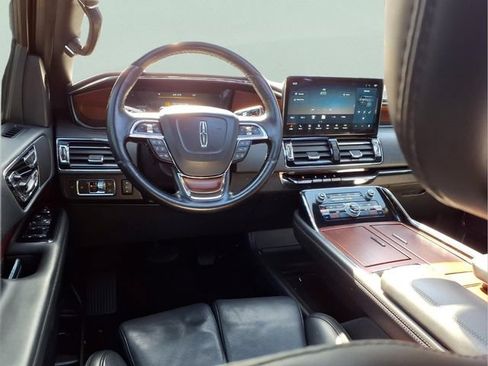 Used 2022 Lincoln Navigator L Reserve AWD/4WD image 4