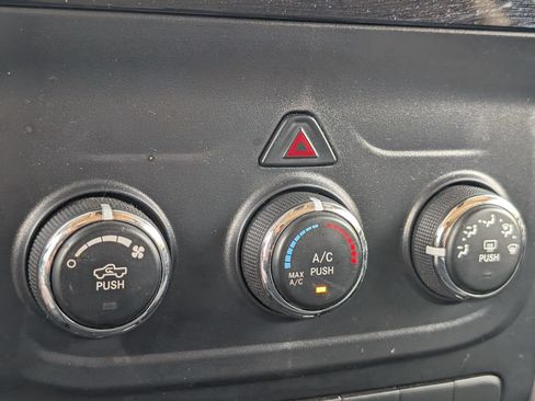 Used 2017 RAM 3500 SLT AWD/4WD image 21