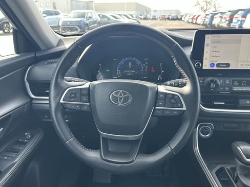 Used 2024 Toyota Grand Highlander XLE image 10