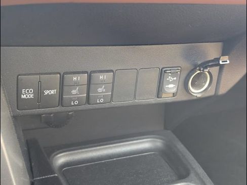 Used 2018 Toyota RAV4 Limited w/ Advanced Technology Package FWD image 17