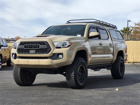 Used 2019 Toyota Tacoma 4x4 Double Cab image 2
