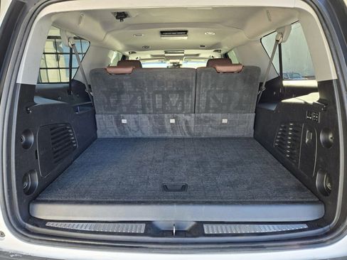 Used 2019 Chevrolet Suburban Premier w/ Premier Plus Edition image 16