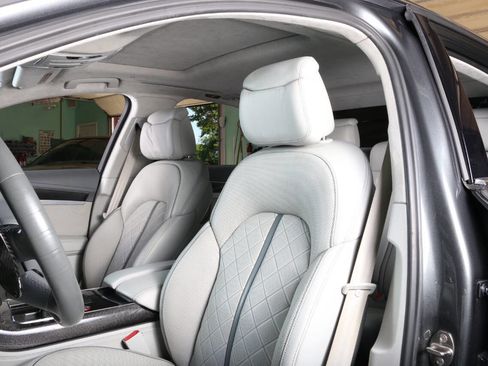 Used 2014 Audi S8 AWD/4WD image 2
