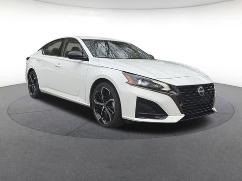 Used 2023 Nissan Altima 2.5 SR image 8