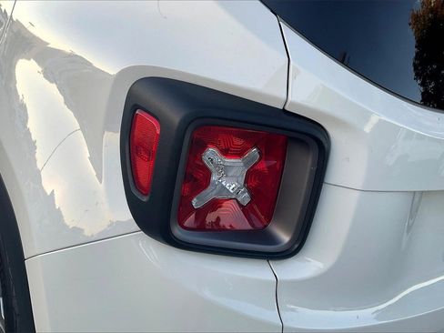 Used 2020 Jeep Renegade Limited image 27