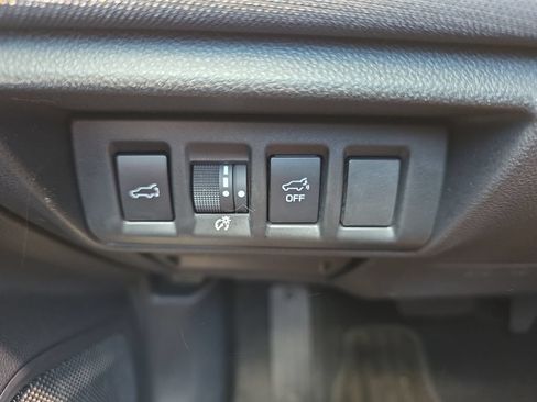 Used 2025 Subaru Outback Premium AWD/4WD image 19