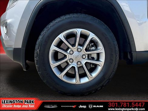 Used 2015 Jeep Grand Cherokee Limited AWD/4WD image 33