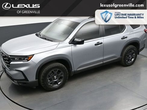 Used 2025 Honda Pilot TrailSport image 24