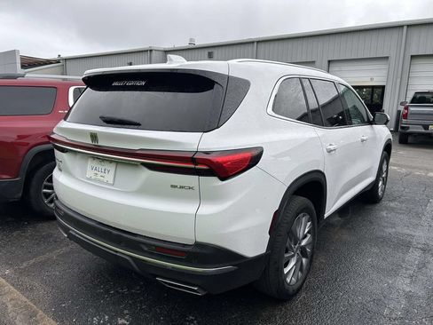 Used 2025 Buick Enclave Preferred FWD image 2