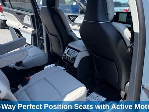 Used 2026 Lincoln Aviator Reserve AWD/4WD image 33