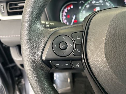 Used 2025 Toyota RAV4 XLE image 44