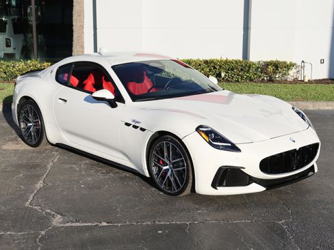 Used 2024 Maserati GranTurismo Trofeo image 14