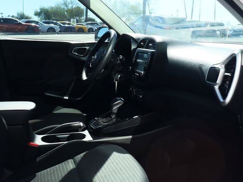 Used 2021 Kia Soul S image 36