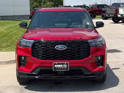 Used 2025 Ford Explorer ST-Line w/ Premium Package AWD/4WD image 8