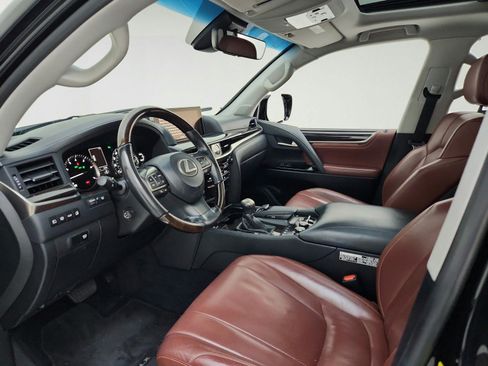 Used 2016 Lexus LX 570 4WD w/ Luxury Package image 16