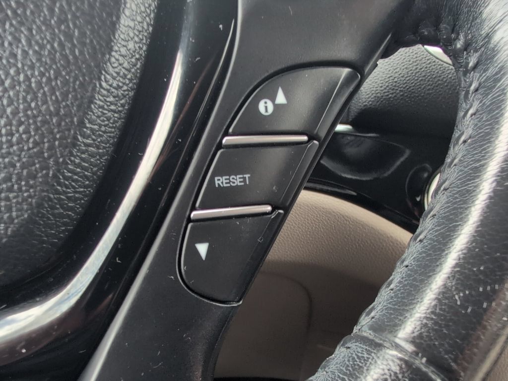 Used 2017 Honda Pilot Touring image 19