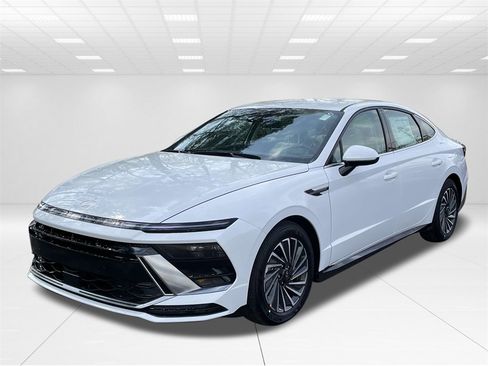 New 2025 Hyundai Sonata SEL image 3