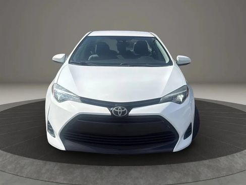 Used 2017 Toyota Corolla LE FWD image 2