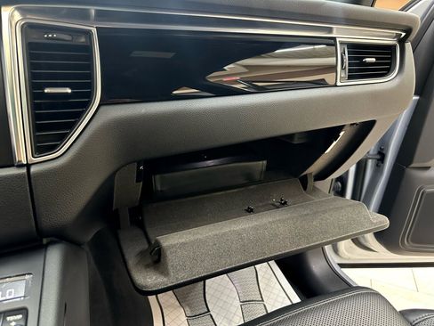 Used 2016 Porsche Macan S image 29