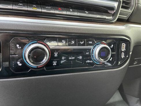 Used 2023 GMC Sierra 1500 SLE image 18