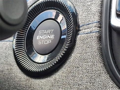 Used 2024 Jeep Compass Latitude image 17