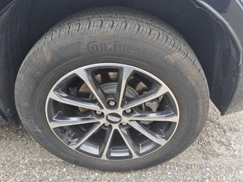 Used 2024 Cadillac XT4 Sport image 6