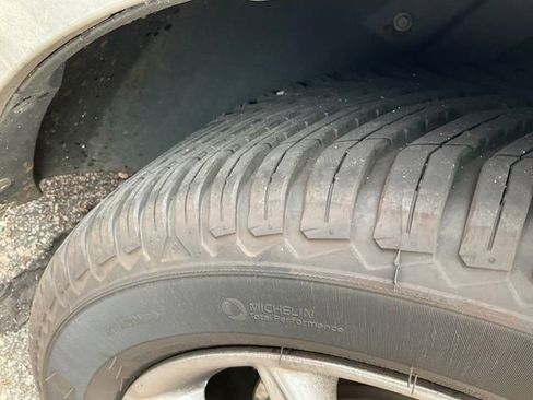 Used 2011 Cadillac DTS Luxury image 13