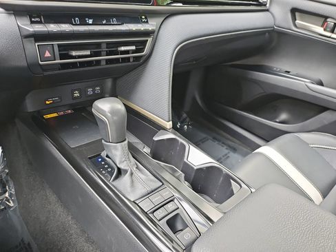 Used 2025 Toyota Camry SE FWD image 24