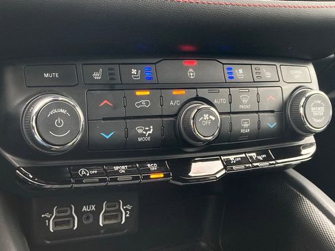 Used 2024 Dodge Durango GT RWD image 24