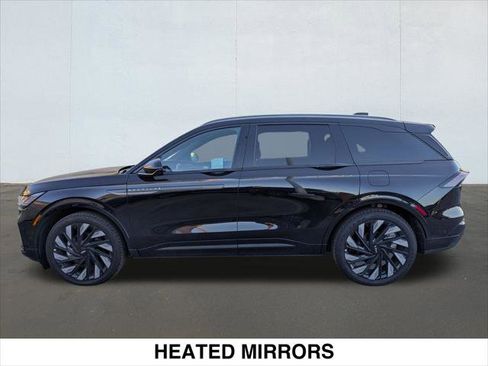 New 2024 Lincoln Nautilus Reserve w/ Jet Appearance Package (87T) image 3