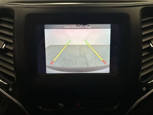 Used 2019 Jeep Cherokee Latitude Plus image 26