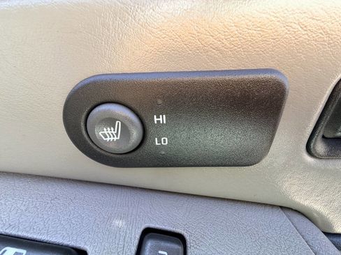 Used 2002 Chevrolet Tahoe LT image 21