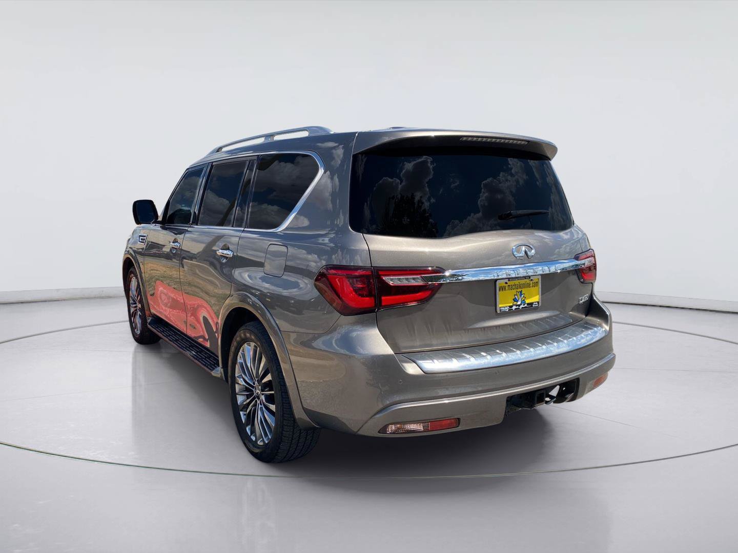 Used 2019 INFINITI QX80 Luxe w/ 22" Wheel Package RWD image 3