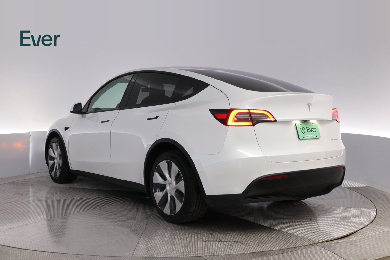 Used 2021 Tesla Model Y Long Range AWD/4WD image 17