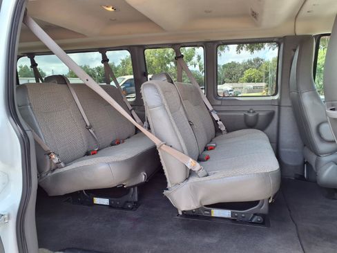 Used 2025 Chevrolet Express 3500 LT w/ LT Preferred Equipment Group RWD image 16