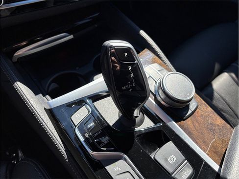 Used 2020 BMW M550i xDrive w/ Executive Package image 42