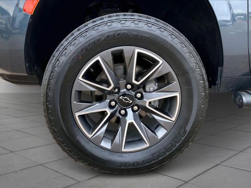 Used 2021 Chevrolet Tahoe Z71 w/ Z71 Signature Package image 21