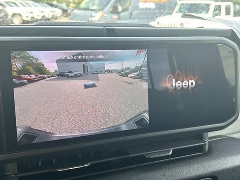 New 2025 Jeep Gladiator Sport AWD/4WD image 10