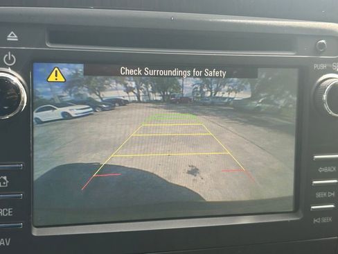 Used 2017 Chevrolet Traverse LT w/ Style and Technology Package image 18