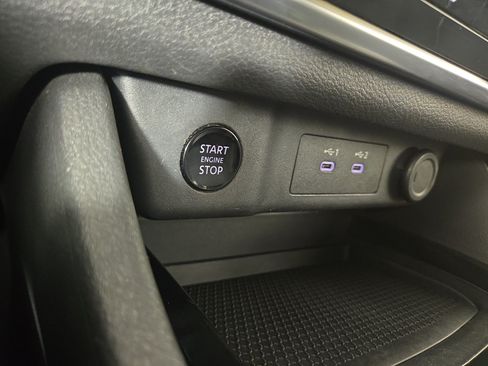 Used 2024 Nissan Rogue S AWD/4WD image 24