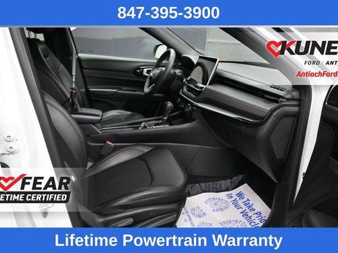 Used 2025 Jeep Compass Trailhawk AWD/4WD image 14