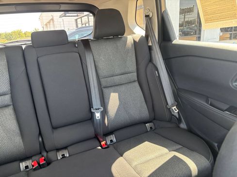 Used 2026 Nissan Rogue SV FWD image 38