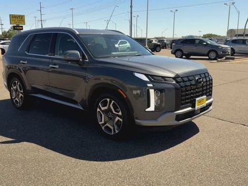 Used 2025 Hyundai Palisade Limited AWD/4WD image 2