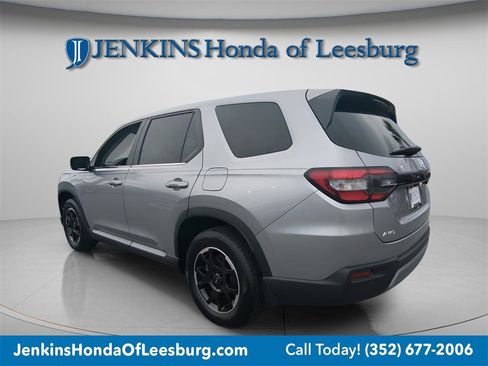 Certified 2025 Honda Pilot EX-L image 5