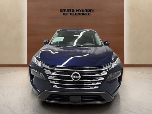 Used 2025 Nissan Rogue SV image 9