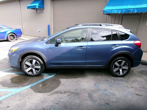 Used 2015 Subaru Crosstrek Touring image 3