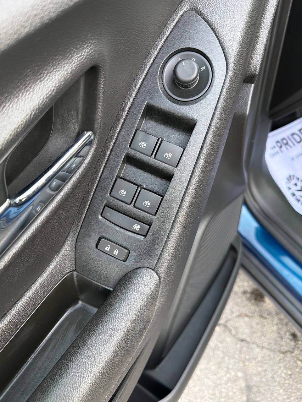 Used 2020 Chevrolet Trax LT w/ LT Convenience Package FWD image 19