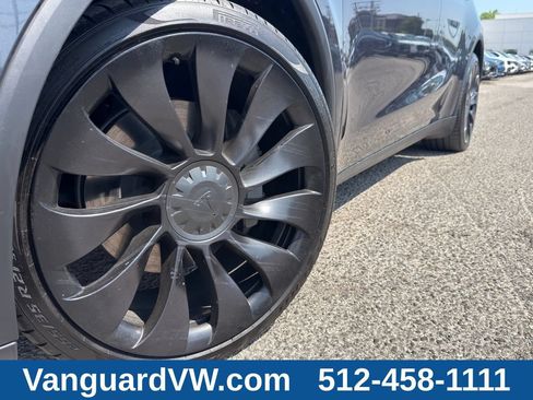 Used 2026 Tesla Model Y 2WD image 4